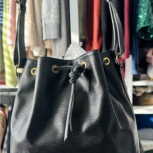 Louis Vuitton epi Noé handbag